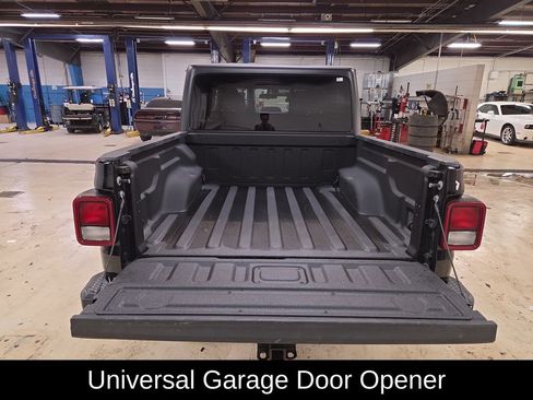 Used 2021 Jeep Gladiator Sport image 22