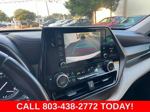 Used 2020 Toyota Highlander XLE FWD image 25