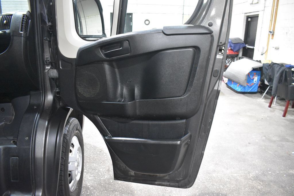 Used 2021 RAM ProMaster 2500 w/ Convenience Group FWD image 13