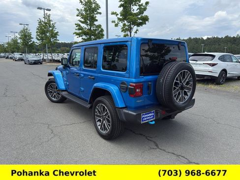 Used 2022 Jeep Wrangler Unlimited Sahara w/ Cold Weather Group AWD/4WD image 6