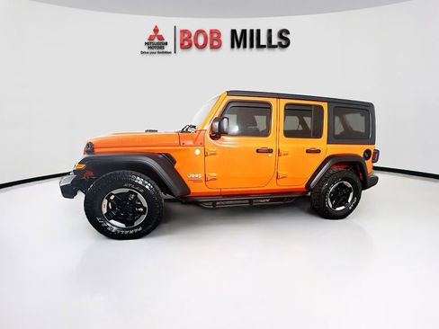 Used 2018 Jeep Wrangler Unlimited Sport AWD/4WD image 2