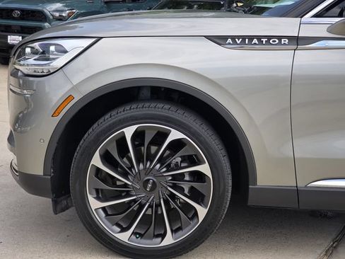 Used 2023 Lincoln Aviator Reserve w/ Equipment Group 201A AWD/4WD image 6