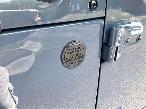 Used 2024 Jeep Gladiator Sport AWD/4WD image 10