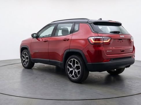 Used 2025 Jeep Compass Limited AWD/4WD image 6