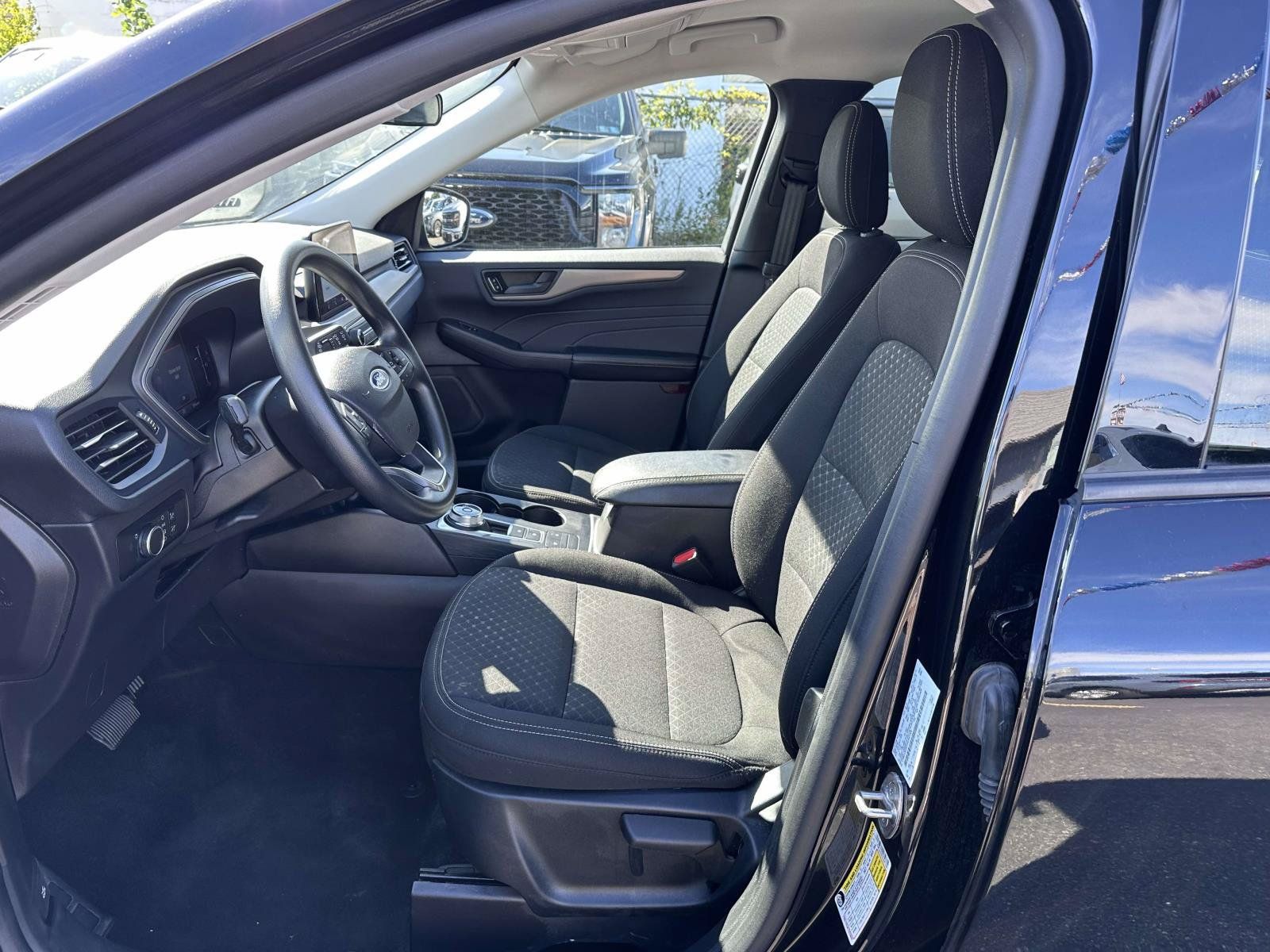 Used 2025 Ford Escape Active AWD/4WD image 12