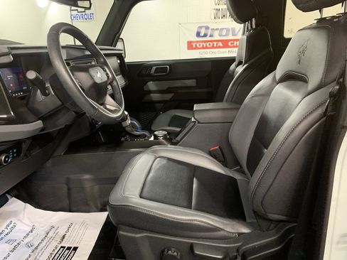 Used 2023 Ford Bronco Black Diamond w/ Sasquatch Package image 12