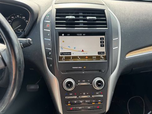 Used 2016 Lincoln MKC Select w/ Select Plus Package FWD image 9