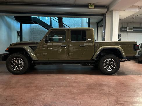 New 2026 Jeep Gladiator Rubicon AWD/4WD image 2