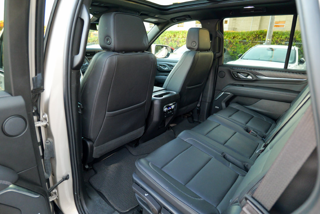 Used 2023 GMC Yukon Denali AWD/4WD image 25