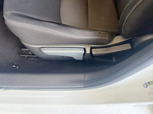 Used 2025 Nissan Sentra SV FWD image 22