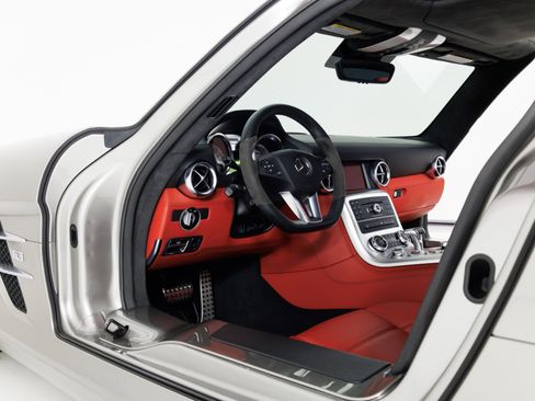 Used 2011 Mercedes-Benz SLS AMG Coupe image 15
