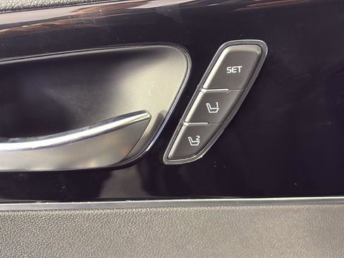 Used 2019 Kia Sorento SX image 51