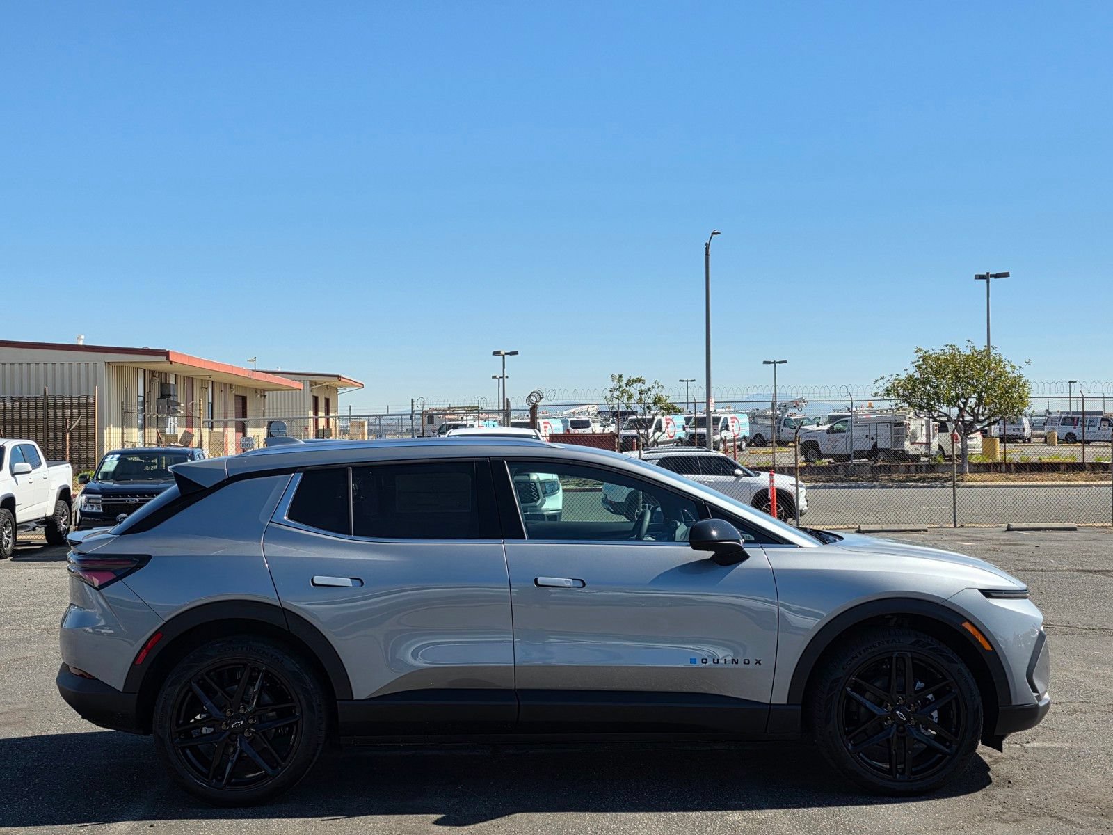 New 2026 Chevrolet Equinox EV LT w/ LPO, Blackout Package FWD image 8