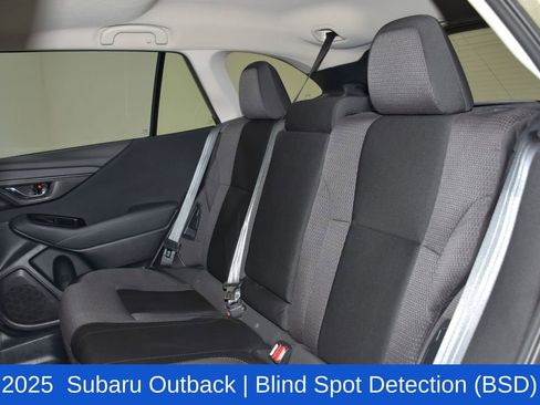 Used 2025 Subaru Outback Premium image 25