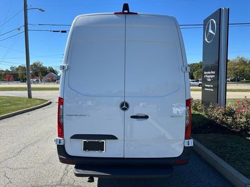 Used 2026 Mercedes-Benz Sprinter 2500 image 4