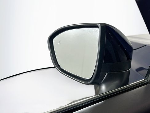 Used 2025 Nissan Pathfinder SV FWD image 16