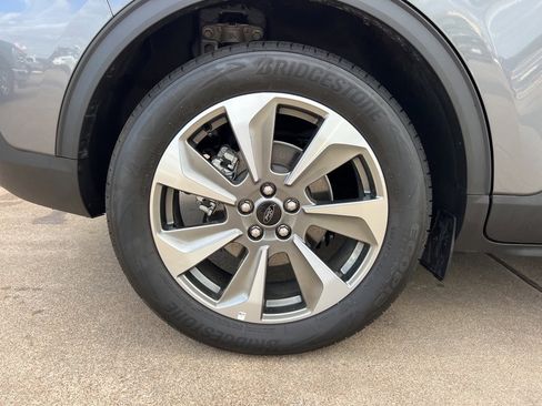 Used 2025 Ford Escape Platinum image 17