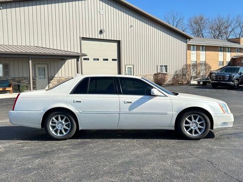 Used 2011 Cadillac DTS Luxury image 10