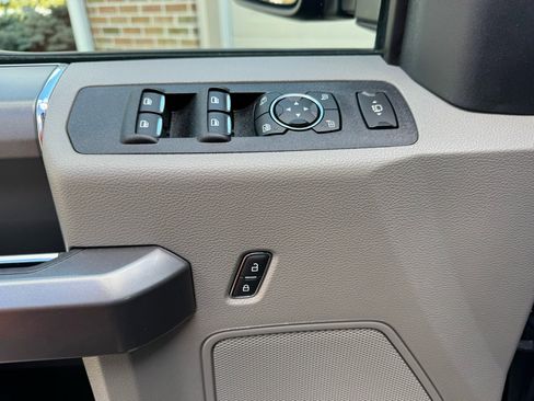 Used 2022 Ford F350 XLT w/ XLT Premium Package image 19