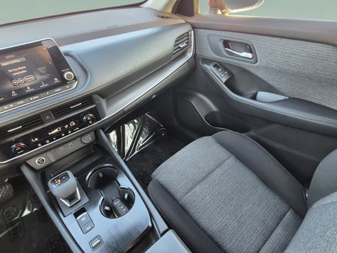 Certified 2023 Nissan Rogue SV FWD image 14