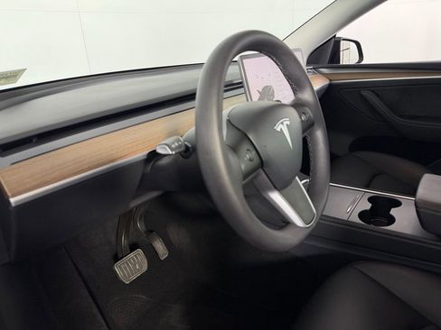 Used 2025 Tesla Model Y Long Range image 20