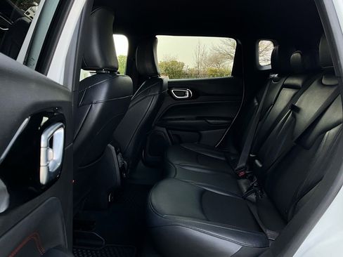 Used 2025 Jeep Compass Trailhawk image 11