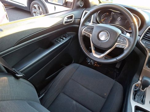 Used 2016 Jeep Grand Cherokee Laredo w/ Quick Order Package 23E image 14