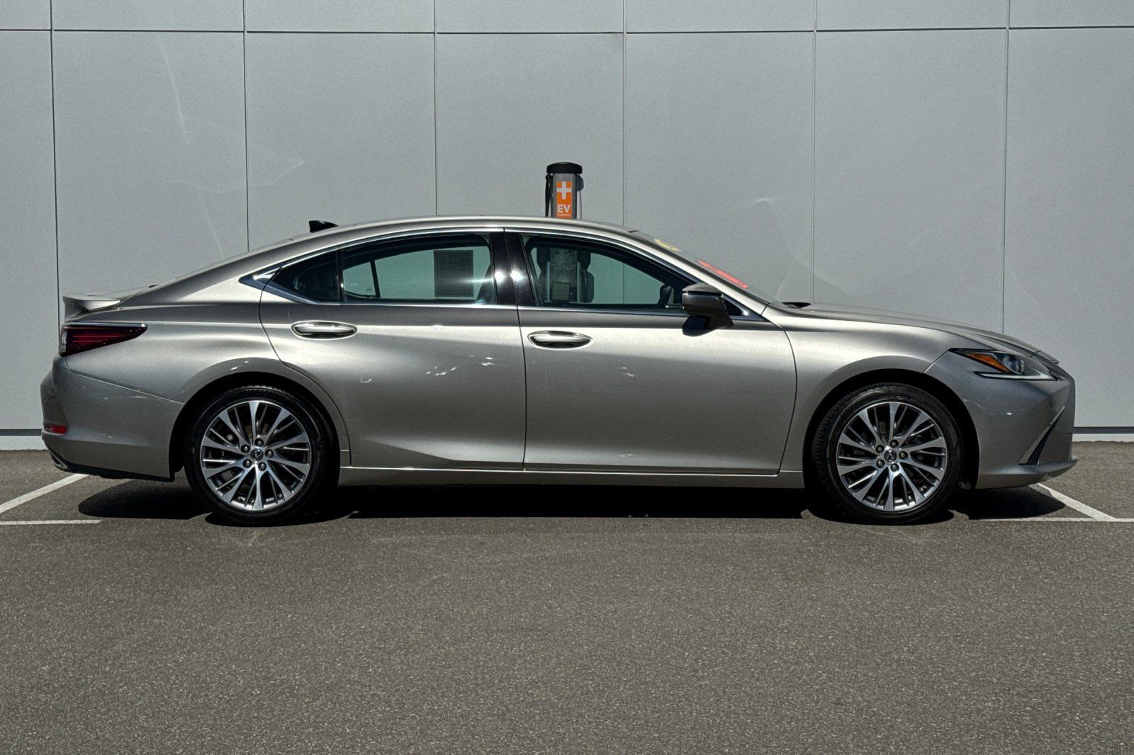 Used 2021 Lexus ES 350 w/ Premium Package FWD image 6