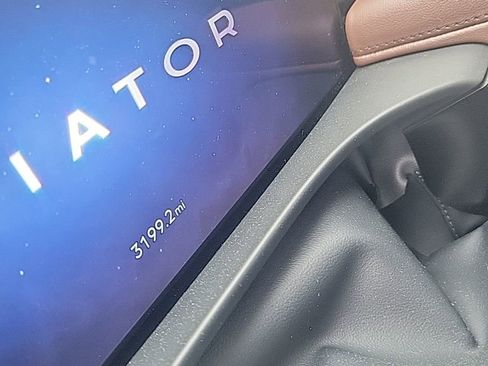 Used 2025 Lincoln Aviator Reserve w/ Equipment Group 201A AWD/4WD image 24