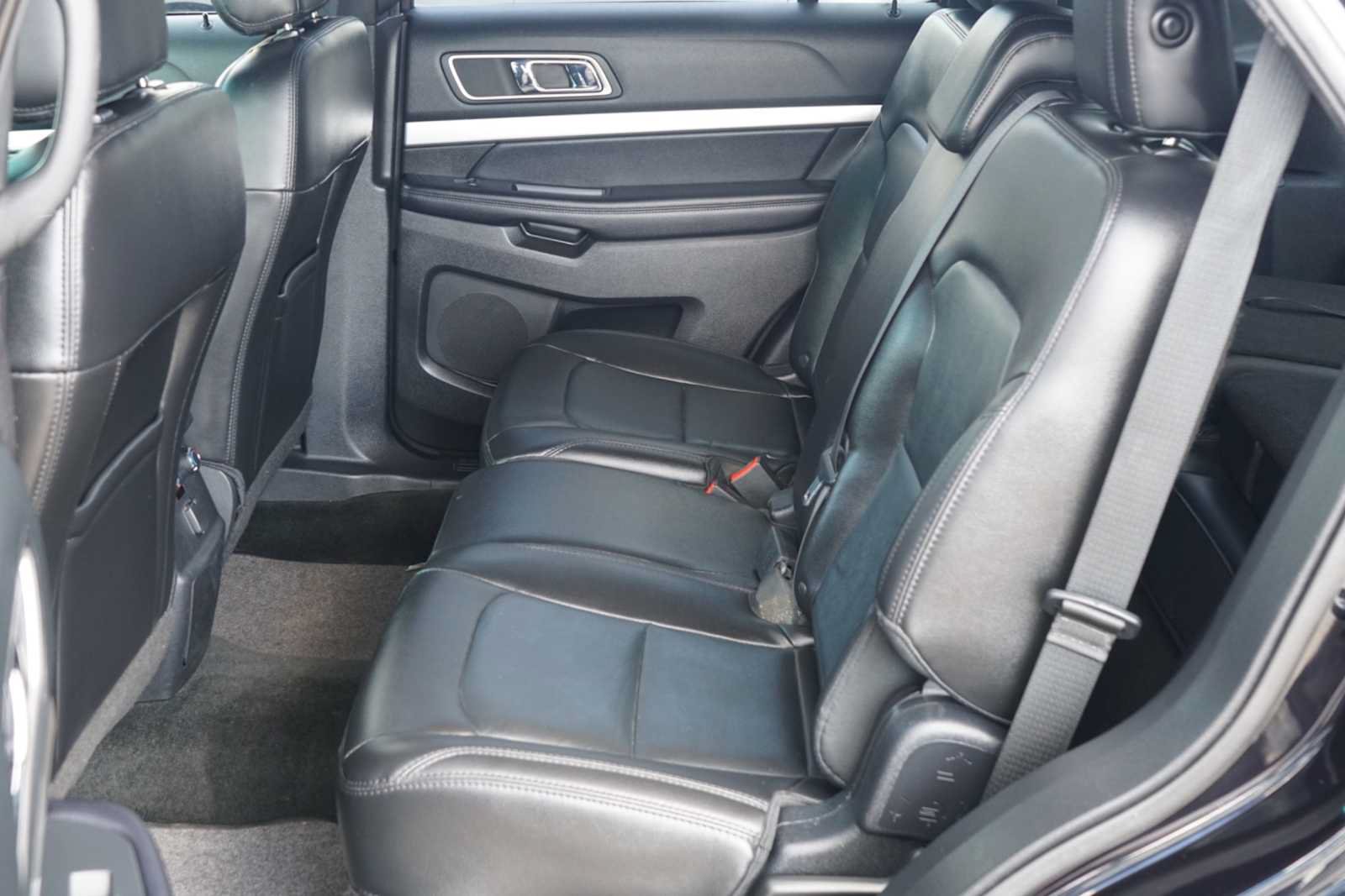 Used 2017 Ford Explorer XLT w/ Equipment Group 202A FWD image 20
