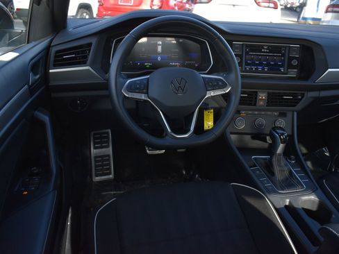 Used 2024 Volkswagen Jetta Sport image 16