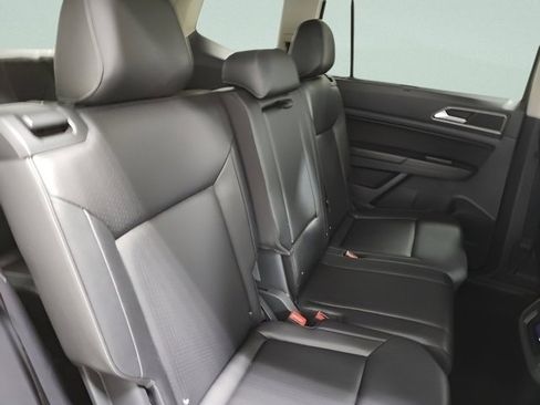 Used 2018 Volkswagen Atlas SE image 18