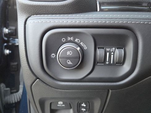 Used 2023 RAM 1500 Limited image 35