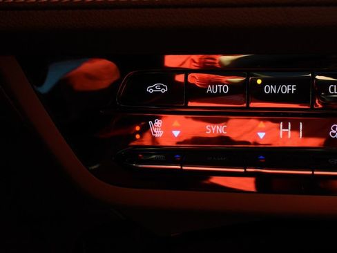 Used 2023 Buick Envision Avenir AWD/4WD image 55