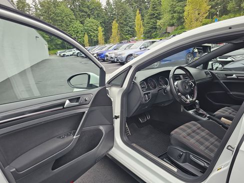 Used 2017 Volkswagen GTI S FWD image 21