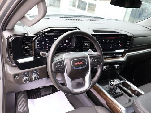 Used 2025 GMC Sierra 1500 Elevation w/ Preferred Package AWD/4WD image 25