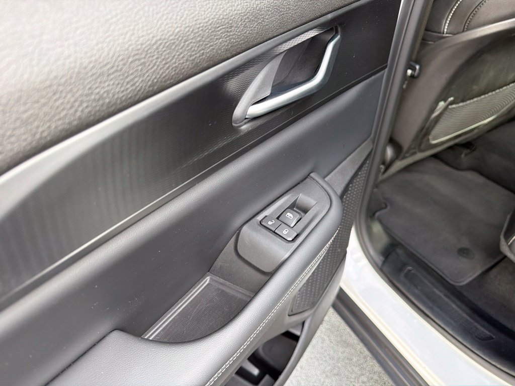 Used 2023 Jeep Grand Cherokee Altitude AWD/4WD image 31