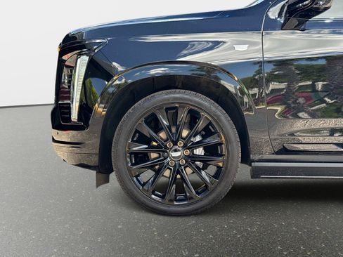 Used 2026 Cadillac Escalade Platinum Sport w/ LPO, ONYX Package AWD/4WD image 13