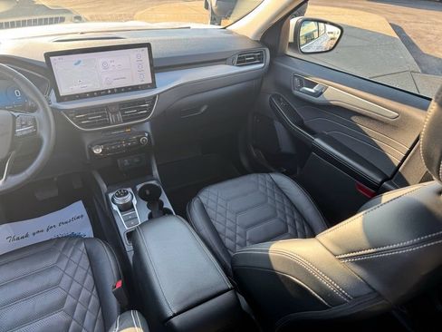 Used 2023 Ford Escape Platinum w/ Premium Technology Package AWD/4WD image 21