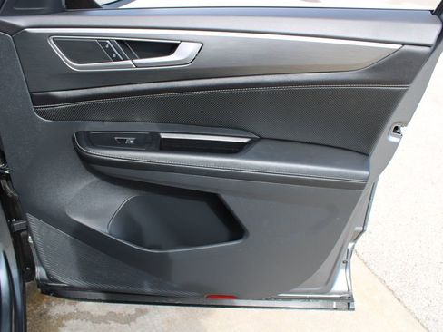 Certified 2024 Volkswagen Atlas Cross Sport SE image 24