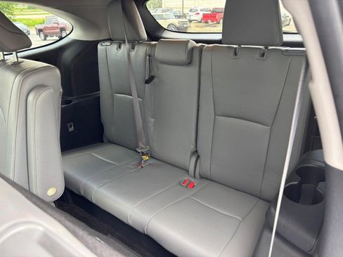 Used 2023 Toyota Highlander Limited AWD/4WD image 10