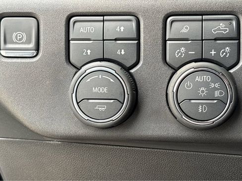 Used 2025 Chevrolet Silverado 1500 ZR2 w/ Technology Package AWD/4WD image 20