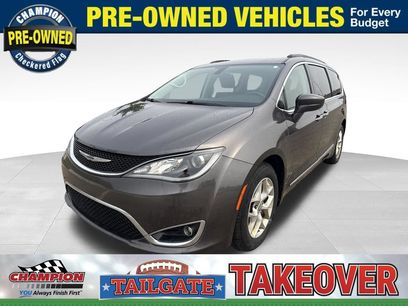 Used 2017 Chrysler Pacifica Touring-L w/ Tire & Wheel Group