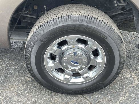 Used 2015 Ford F250 Lariat w/ Lariat Ultimate Package image 9