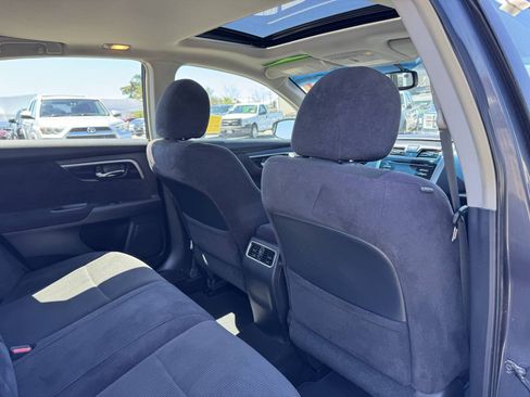 Used 2013 Nissan Altima 3.5 SV FWD image 31