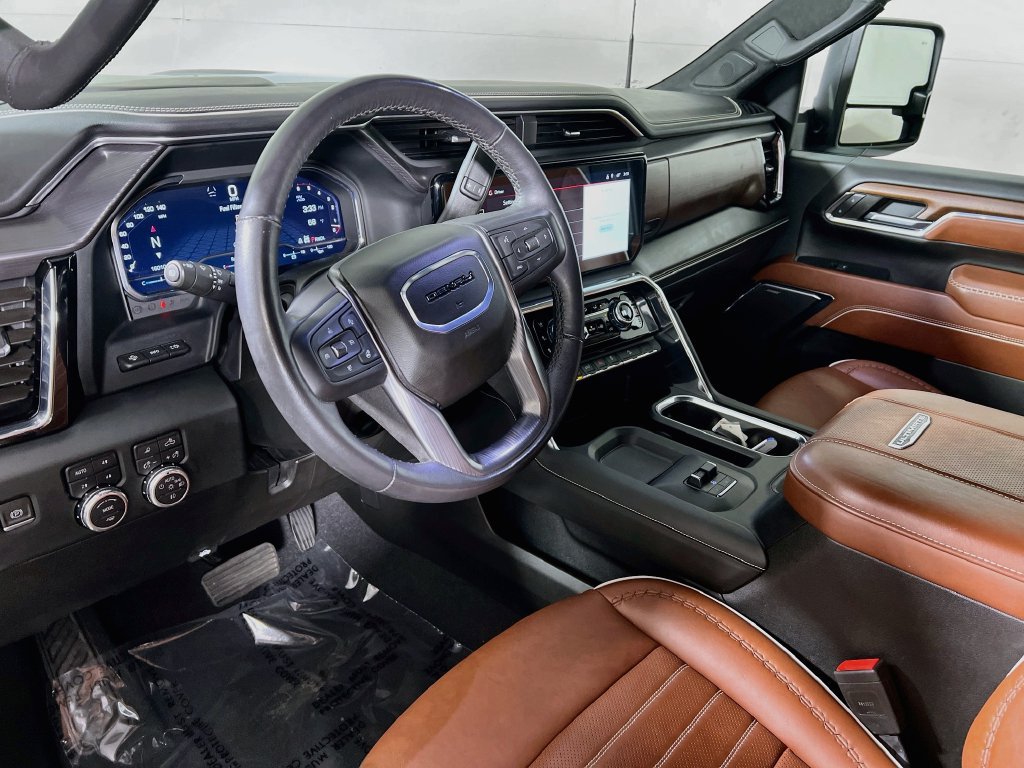 Used 2024 GMC Sierra 3500 Denali Ultimate AWD/4WD image 9
