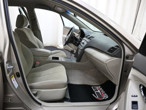 Used 2008 Toyota Camry LE FWD image 8