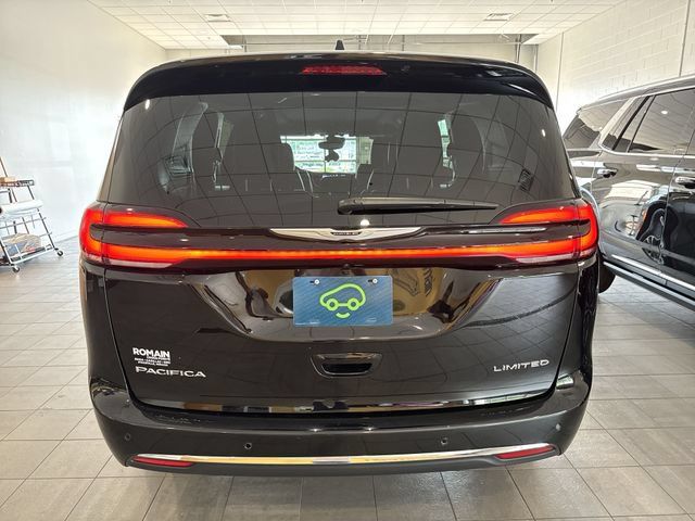 Used 2026 Chrysler Pacifica Limited FWD image 5