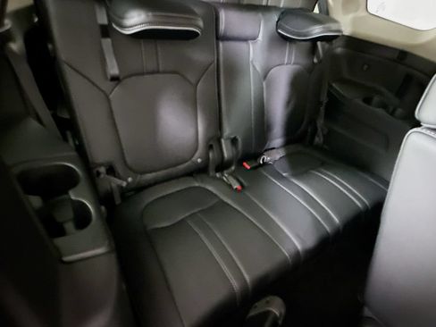 Used 2025 Honda Pilot Elite image 33