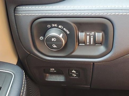 Used 2021 RAM 1500 Limited AWD/4WD image 29